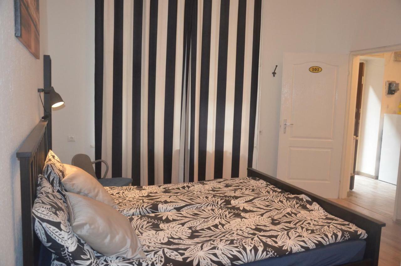 No. 11 Apartment With 2 Bathrooms Next To Railway Station Budapest Extérieur photo