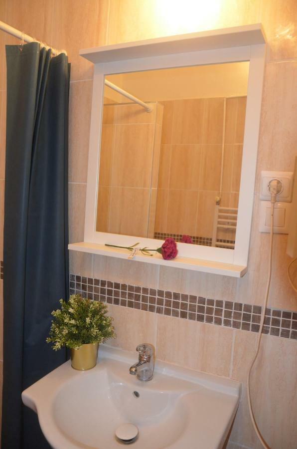 No. 11 Apartment With 2 Bathrooms Next To Railway Station Budapest Extérieur photo