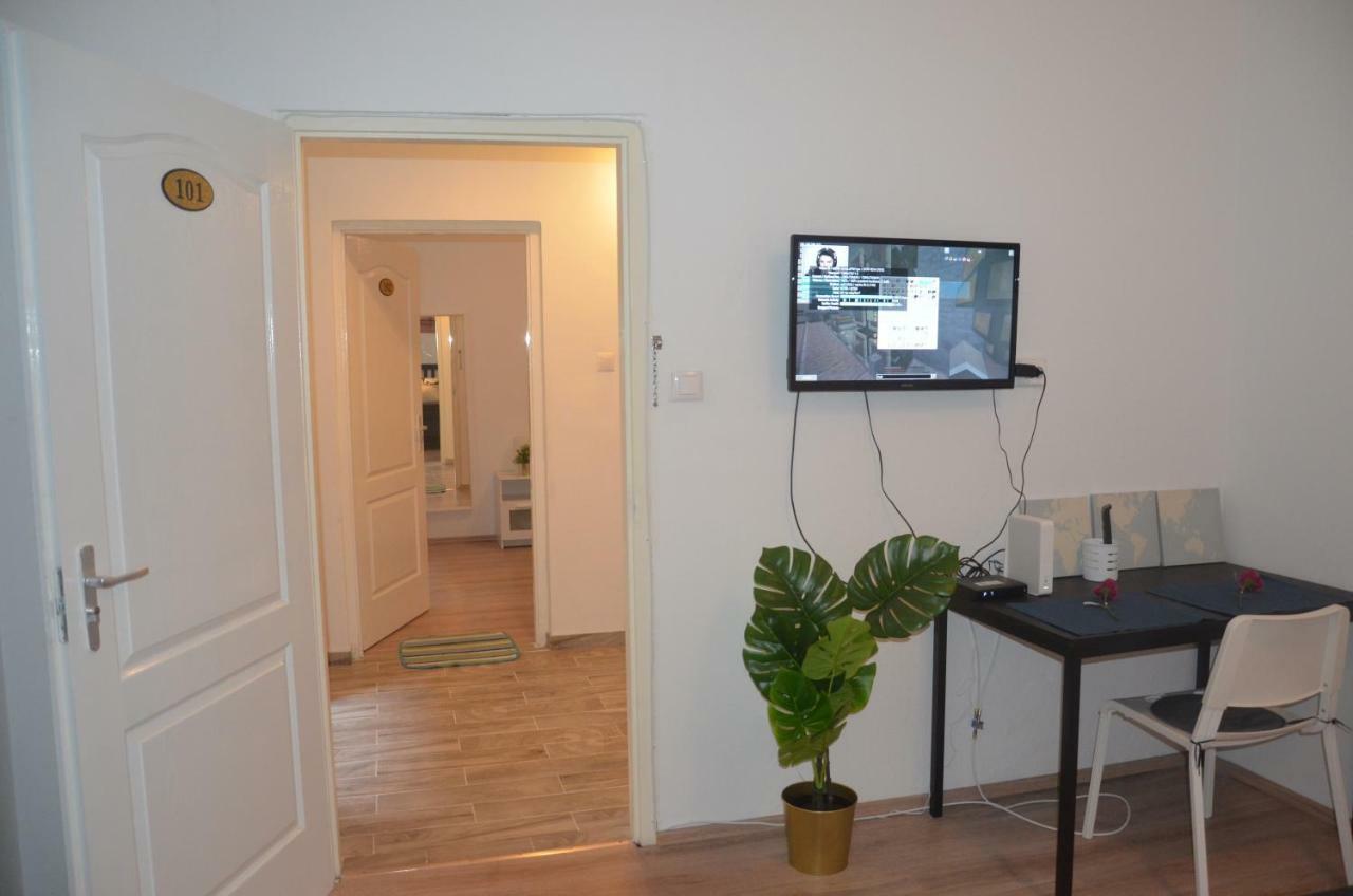 No. 11 Apartment With 2 Bathrooms Next To Railway Station Budapest Extérieur photo