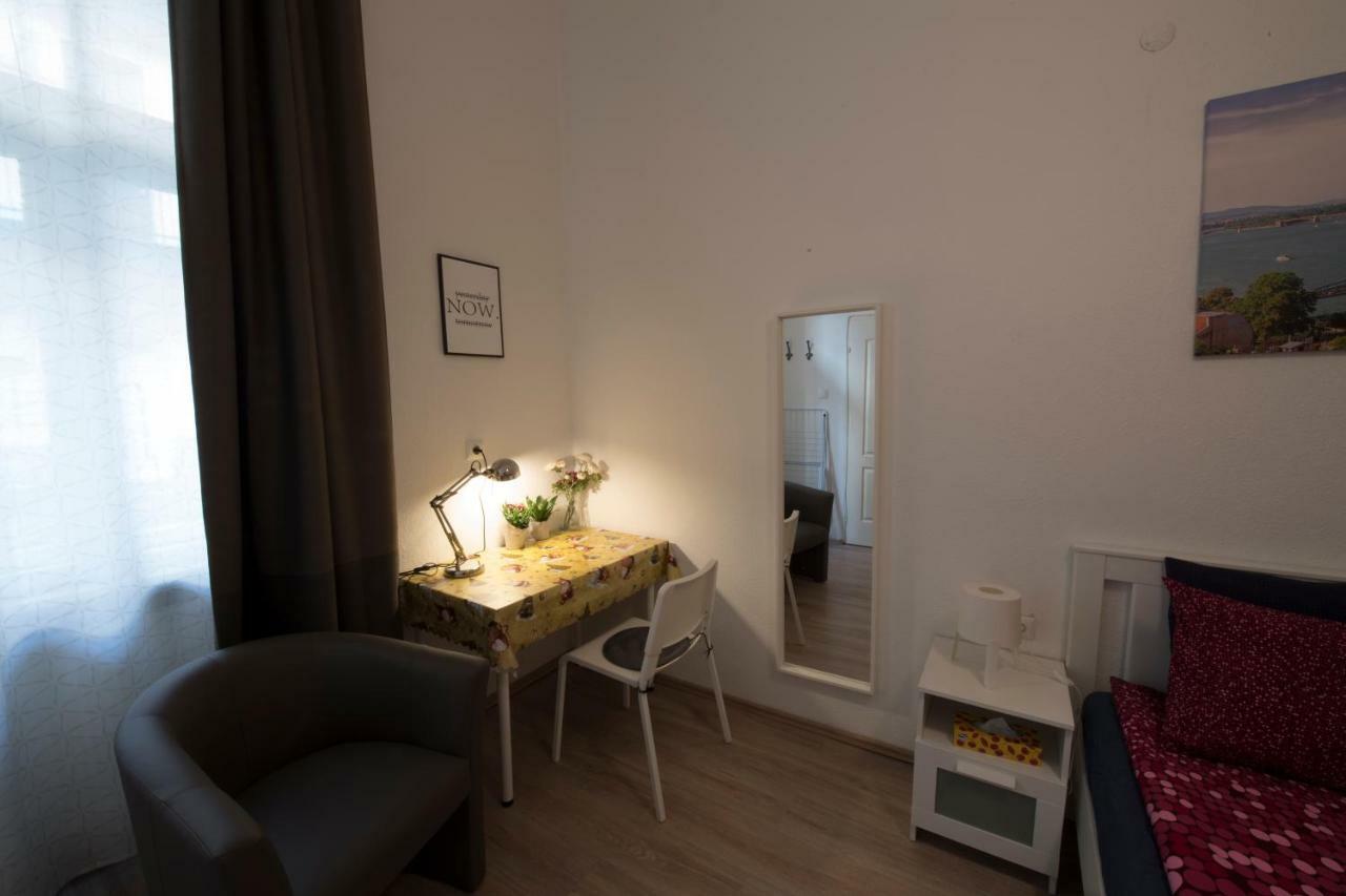 No. 11 Apartment With 2 Bathrooms Next To Railway Station Budapest Extérieur photo