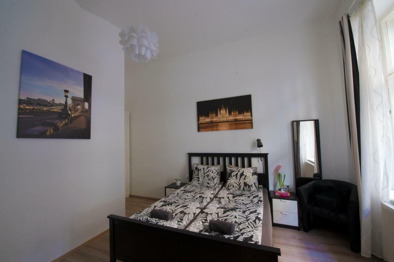 No. 11 Apartment With 2 Bathrooms Next To Railway Station Budapest Extérieur photo