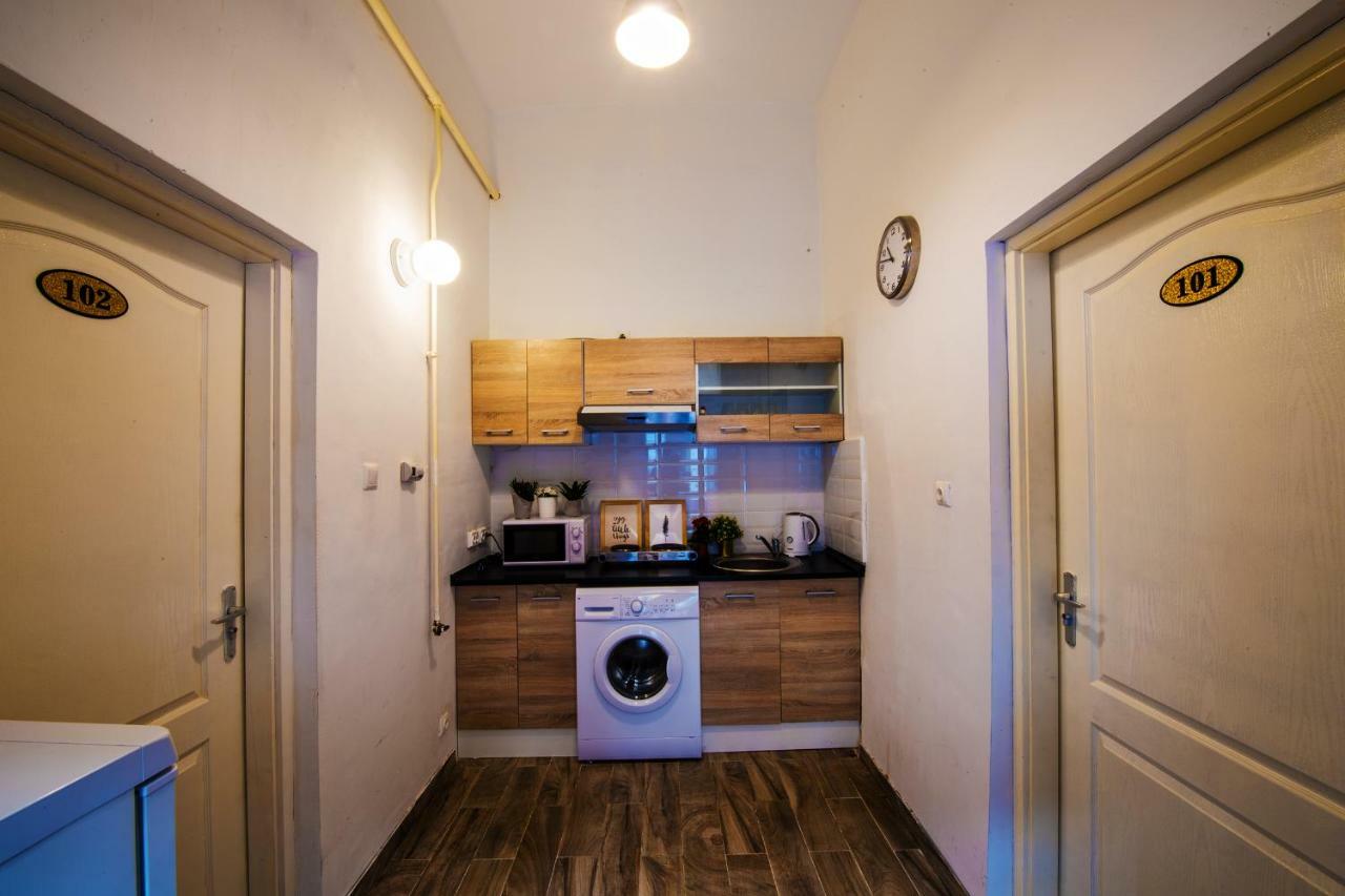 No. 11 Apartment With 2 Bathrooms Next To Railway Station Budapest Extérieur photo